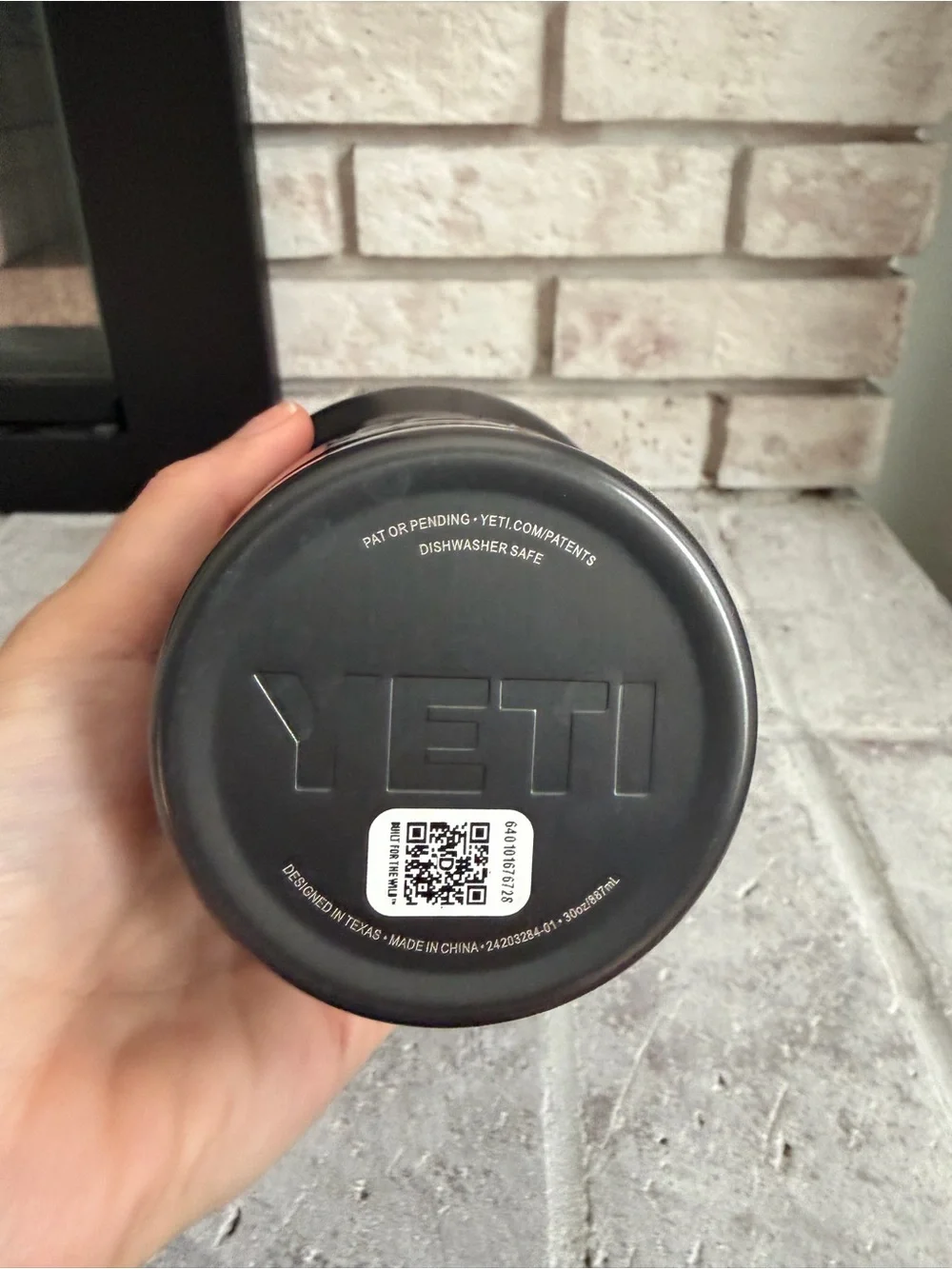 Yeti Rambler Stainless Steel Tumbler 30oz Graphite